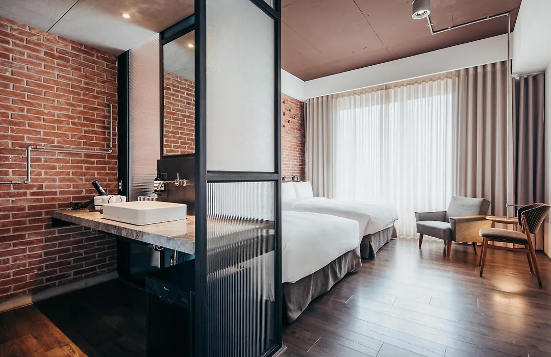 U.I.J Hotel & Hostel-1